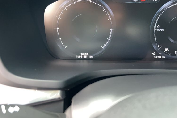 Used Volvo S60 New Energy 2022 T8 eDrive Hybrid All-Wheel Drive Smart Luxury Edition Odometer Close Up