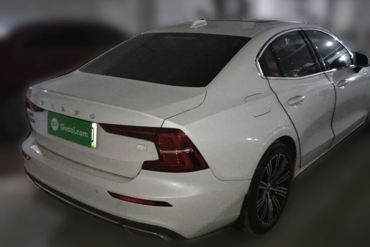 Used Volvo S60 New Energy 2022 T8 eDrive Hybrid All-Wheel Drive Smart Luxury Edition Rear Right 45 Deg