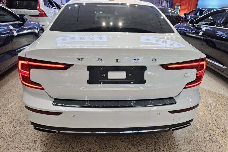 Used Volvo S60 New Energy 2022 T8 eDrive Hybrid All-Wheel Drive Smart Luxury Edition Rear