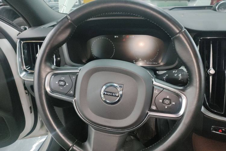 Used Volvo S60 New Energy 2022 T8 eDrive Hybrid All-Wheel Drive Smart Luxury Edition Steering Wheel
