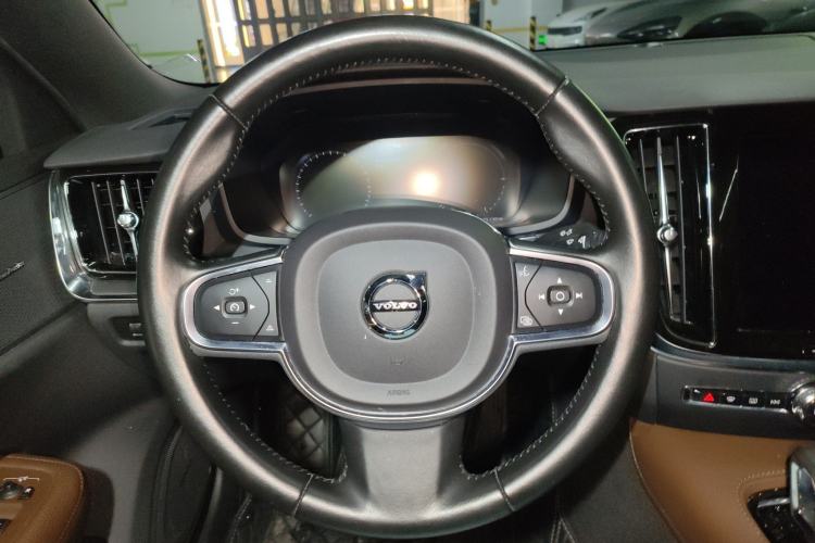 Used Volvo S60 New Energy 2022 T8 eDrive Hybrid All-Wheel Drive Smart Luxury Edition Steering Wheel