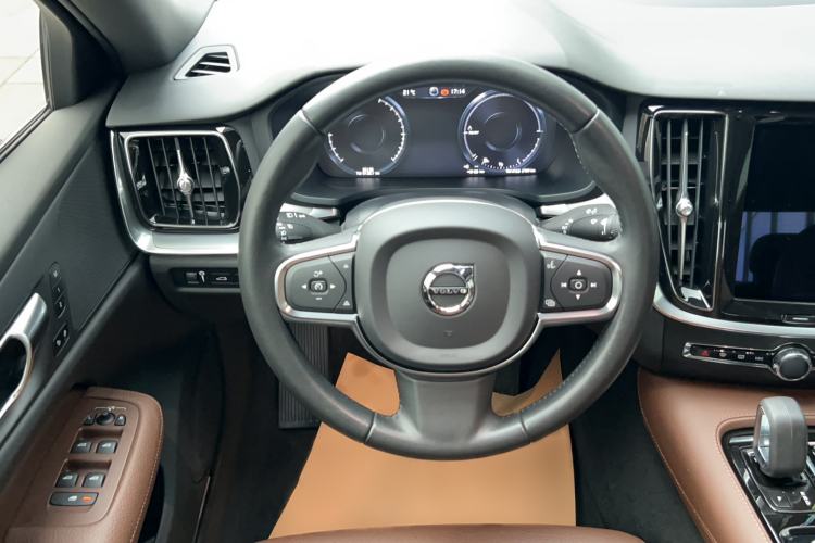 Used Volvo S60 New Energy 2022 T8 eDrive Hybrid All-Wheel Drive Smart Luxury Edition Steering Wheel