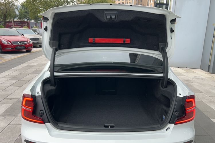 Used Volvo S60 New Energy 2022 T8 eDrive Hybrid All-Wheel Drive Smart Luxury Edition Trunk