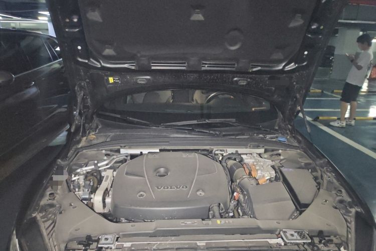 Used Volvo S60 New Energy 2023 T8 All-Wheel Drive Long-Range Zhiyi Luxury Edition Engine Bay