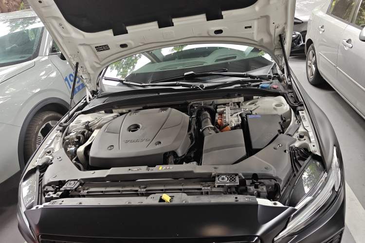 Used Volvo S60 New Energy 2023 T8 All-Wheel Drive Long-Range Luxury Sport Edition Engine Bay