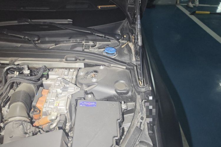 Used Volvo S60 New Energy 2023 T8 All-Wheel Drive Long-Range Zhiyi Luxury Edition Engine Bay Left