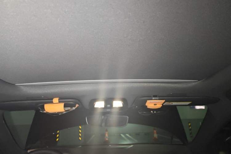 Used Volvo S60 New Energy 2023 T8 All-Wheel Drive Long-Range Zhiyi Luxury Edition Headliner
