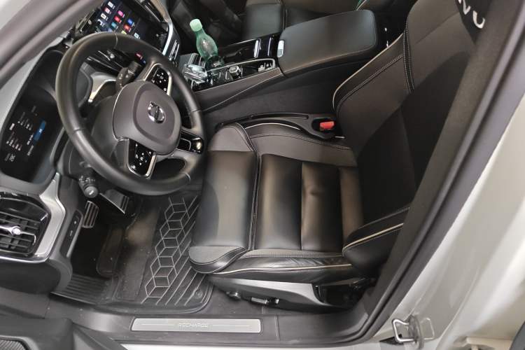 Used Volvo S60 New Energy 2023 T8 All-Wheel Drive Long-Range Luxury Sport Edition Left Front Seat