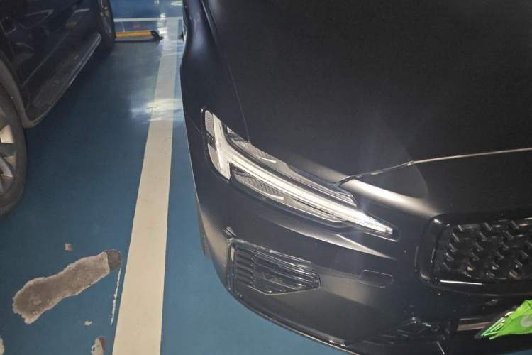 Used Volvo S60 New Energy 2023 T8 All-Wheel Drive Long-Range Zhiyi Luxury Edition Right Front Headlight