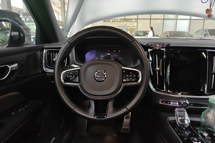 Used Volvo S60 New Energy 2023 T8 All-Wheel Drive Long-Range Luxury Sport Edition Steering Wheel