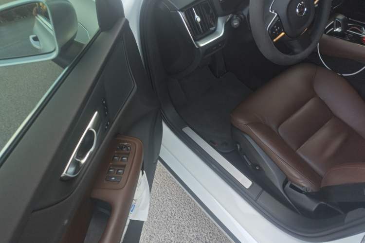 Used Volvo S60 New Energy 2023 T8 All-Wheel Drive Long-Range Zhiyi Luxury Edition Driver Seat