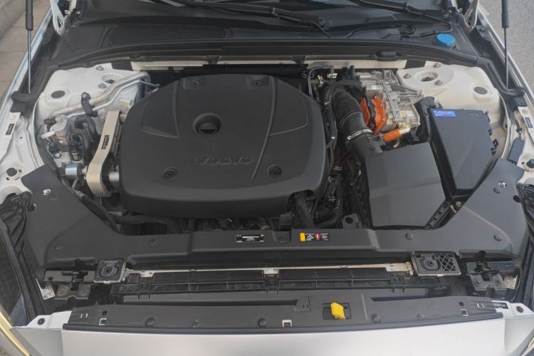Used Volvo S60 New Energy 2023 T8 All-Wheel Drive Long-Range Zhiyi Luxury Edition Engine Bay
