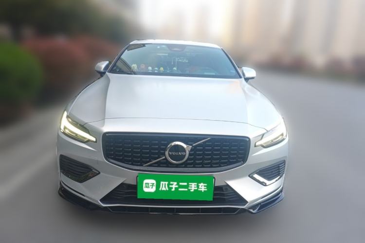 Used Volvo S60 New Energy 2023 T8 All-Wheel Drive Long-Range Zhiyi Luxury Edition Front