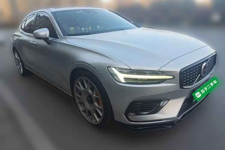 Used Volvo S60 New Energy 2023 T8 All-Wheel Drive Long-Range Zhiyi Luxury Edition Front Right 45 Deg
