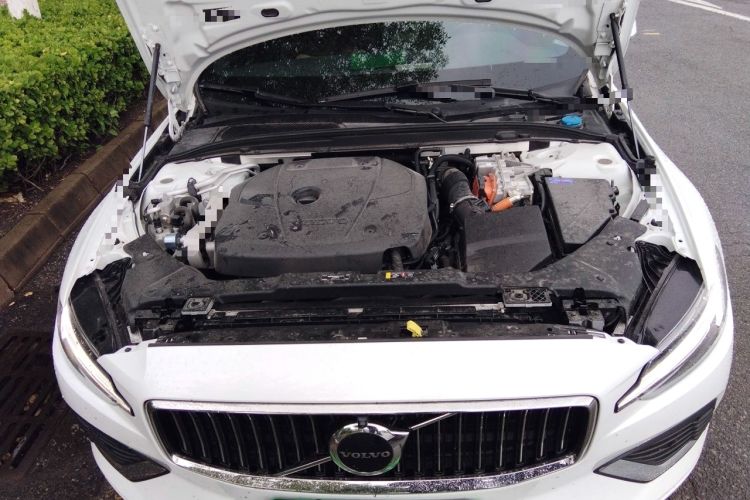 Used Volvo S60 New Energy 2023 T8 All-Wheel Drive Long-Range Zhiyi Luxury Edition Engine Bay