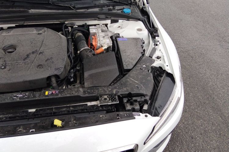 Used Volvo S60 New Energy 2023 T8 All-Wheel Drive Long-Range Zhiyi Luxury Edition Engine Bay Left
