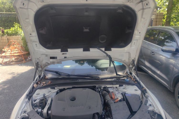 Used Volvo S60 New Energy 2023 T8 All-Wheel Drive Long-Range Zhiyi Luxury Edition Engine Bay
