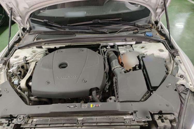 Used Volvo S60 New Energy 2023 T8 All-Wheel Drive Long-Range Zhiyi Luxury Edition Engine Bay