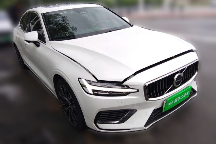 Used Volvo S60 New Energy 2023 T8 All-Wheel Drive Long-Range Zhiyi Luxury Edition Front Right 45 Deg