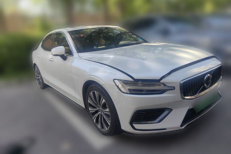 Used Volvo S60 New Energy 2023 T8 All-Wheel Drive Long-Range Zhiyi Luxury Edition Front Right 45 Deg