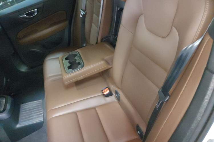 Used Volvo S60 New Energy 2023 T8 All-Wheel Drive Long-Range Zhiyi Luxury Edition Left Rear Seat