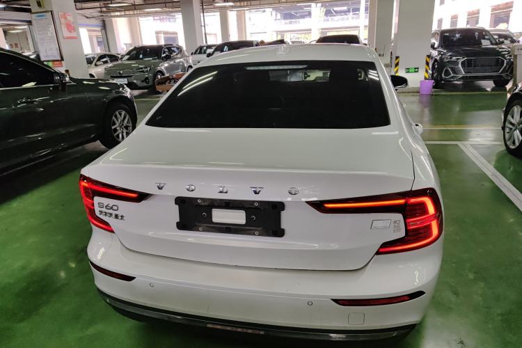 Used Volvo S60 New Energy 2023 T8 All-Wheel Drive Long-Range Zhiyi Luxury Edition Rear