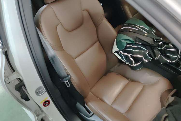 Used Volvo S60 New Energy 2023 T8 All-Wheel Drive Long-Range Zhiyi Luxury Edition Right Front Seat