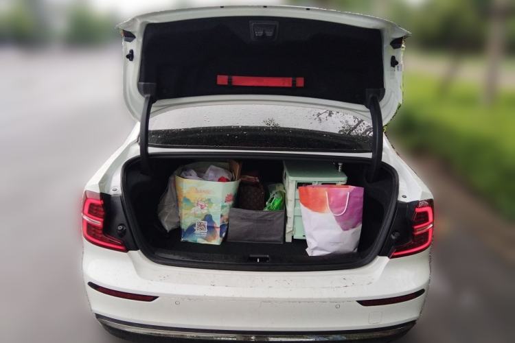 Used Volvo S60 New Energy 2023 T8 All-Wheel Drive Long-Range Zhiyi Luxury Edition Trunk