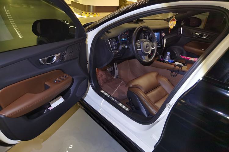 Used Volvo S60 New Energy 2024 T8 All-Wheel Drive Long-Range Zhiyi Luxury Edition Driver Seat