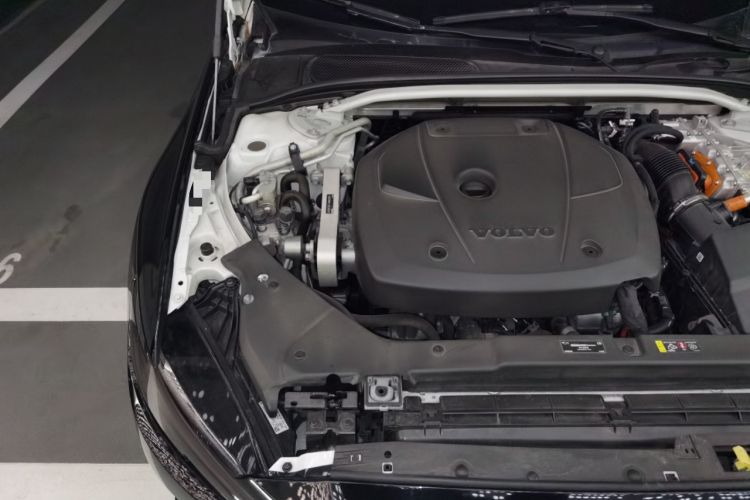 Used Volvo S60 New Energy 2024 T8 All-Wheel Drive Long-Range Zhiyi Luxury Edition Engine Bay Right