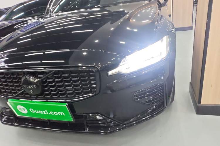 Used Volvo S60 New Energy 2024 T8 All-Wheel Drive Long-Range Luxury Midnight Black Edition Left Front Headlight