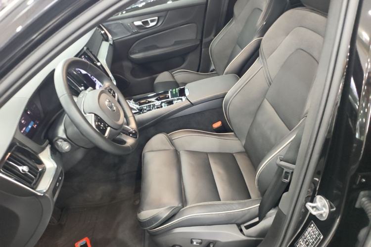 Used Volvo S60 New Energy 2024 T8 All-Wheel Drive Long-Range Luxury Midnight Black Edition Left Front Seat