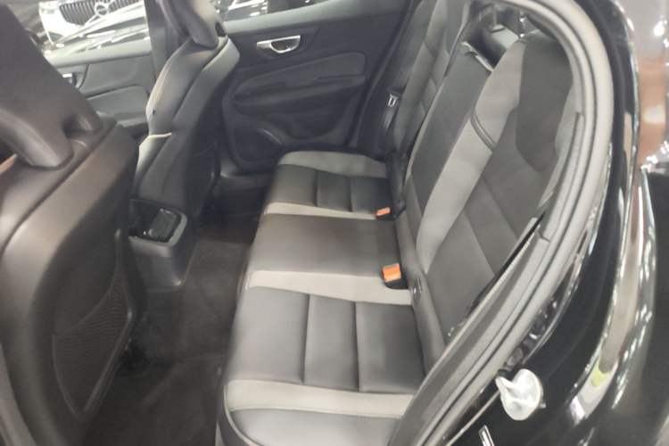 Used Volvo S60 New Energy 2024 T8 All-Wheel Drive Long-Range Luxury Midnight Black Edition Left Rear Seat