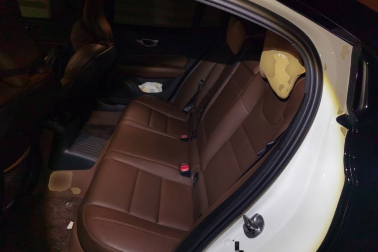 Used Volvo S60 New Energy 2024 T8 All-Wheel Drive Long-Range Zhiyi Luxury Edition Left Rear Seat