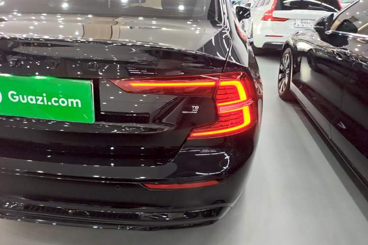 Used Volvo S60 New Energy 2024 T8 All-Wheel Drive Long-Range Luxury Midnight Black Edition Right Rear Taillight