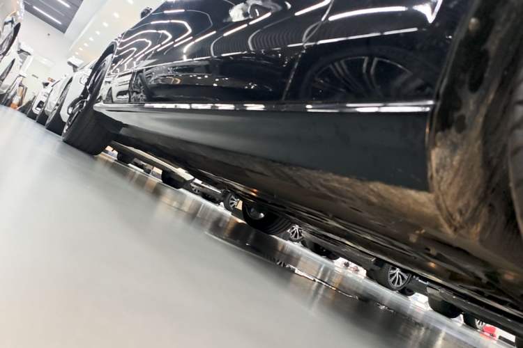 Used Volvo S60 New Energy 2024 T8 All-Wheel Drive Long-Range Luxury Midnight Black Edition Right Side Sill