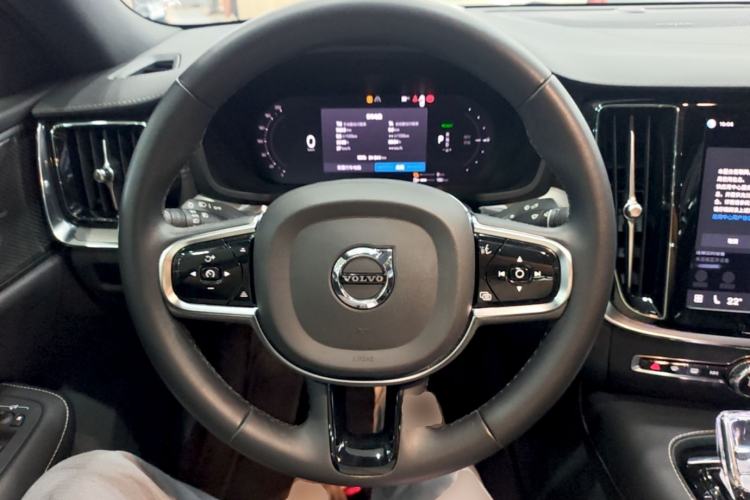 Used Volvo S60 New Energy 2024 T8 All-Wheel Drive Long-Range Luxury Midnight Black Edition Steering Wheel