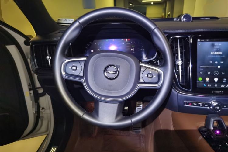 Used Volvo S60 New Energy 2024 T8 All-Wheel Drive Long-Range Zhiyi Luxury Edition Steering Wheel