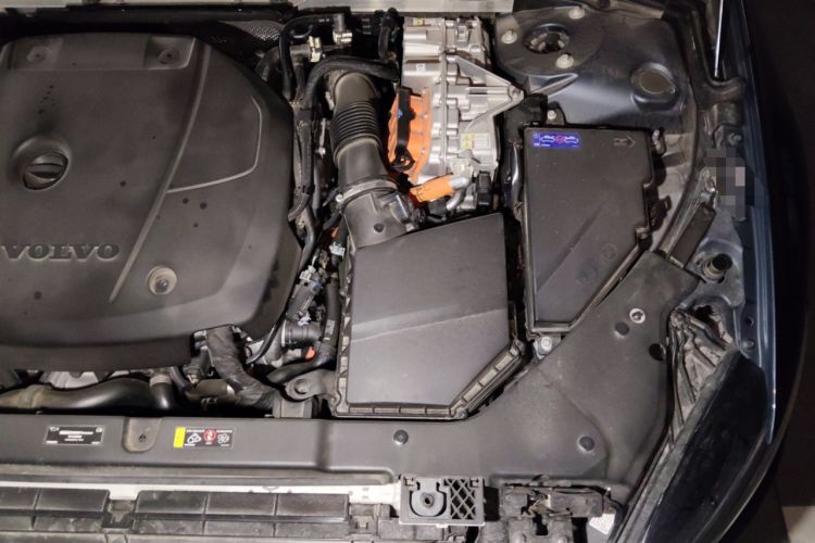 Used Volvo S60 New Energy 2024 T8 All-Wheel Drive Long-Range Zhiyi Luxury Edition Engine Bay Left