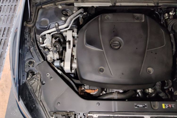 Used Volvo S60 New Energy 2024 T8 All-Wheel Drive Long-Range Zhiyi Luxury Edition Engine Bay Right