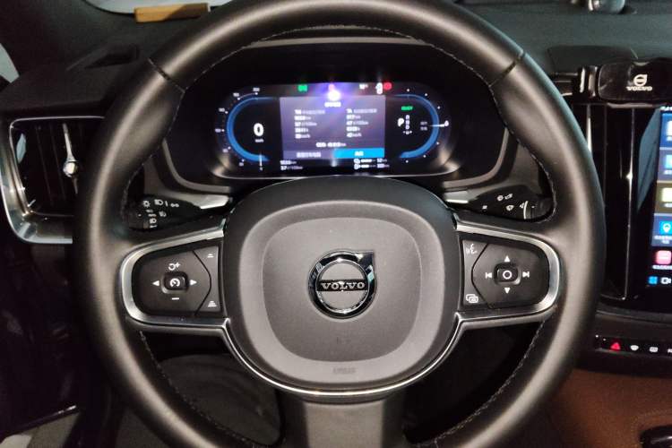 Used Volvo S60 New Energy 2024 T8 All-Wheel Drive Long-Range Zhiyi Luxury Edition Steering Wheel
