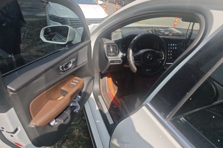 Used Volvo S60 New Energy 2024 T8 All-Wheel Drive Long-Range Zhiyi Luxury Edition Driver Seat