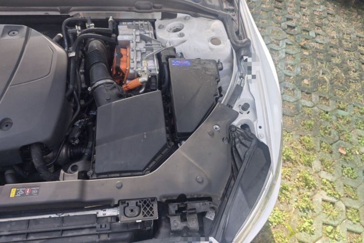Used Volvo S60 New Energy 2024 T8 All-Wheel Drive Long-Range Zhiyi Luxury Edition Engine Bay Left