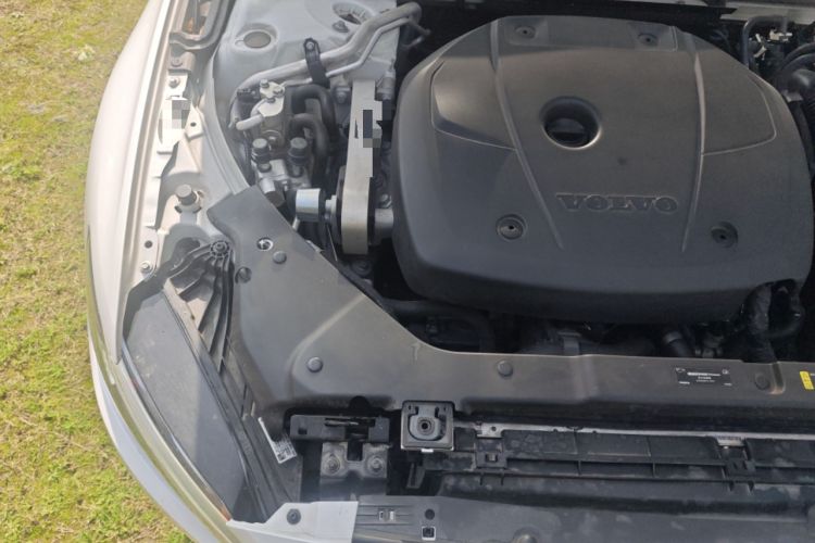 Used Volvo S60 New Energy 2024 T8 All-Wheel Drive Long-Range Zhiyi Luxury Edition Engine Bay Right