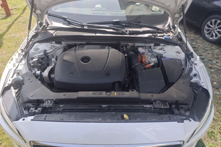 Used Volvo S60 New Energy 2024 T8 All-Wheel Drive Long-Range Zhiyi Luxury Edition Engine Bay