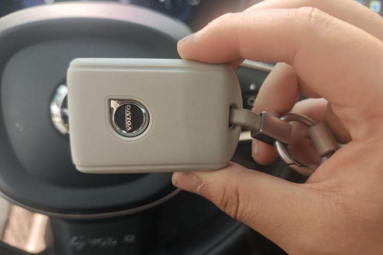Used Volvo S60 New Energy 2024 T8 All-Wheel Drive Long-Range Zhiyi Luxury Edition Vehicle Key
