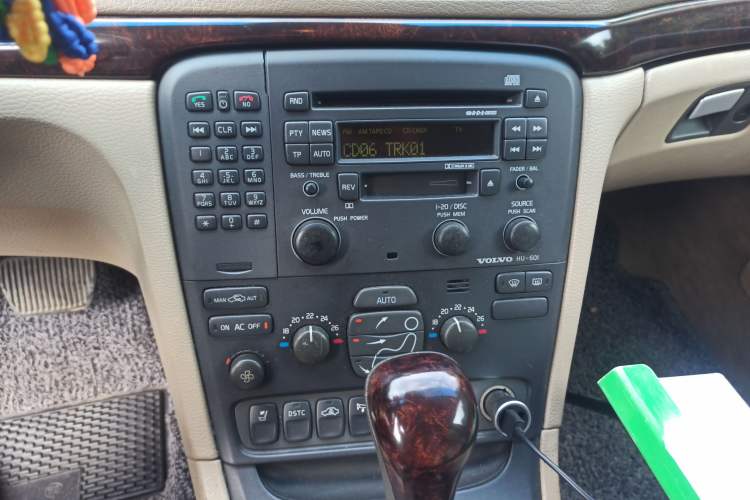 Used Volvo S80 2004 2.4 Audio And AC Panel
