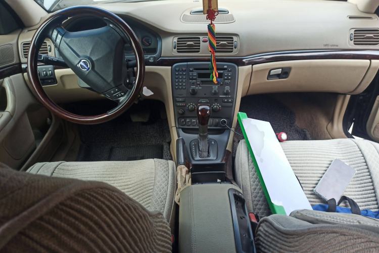 Used Volvo S80 2004 2.4 Center Console
