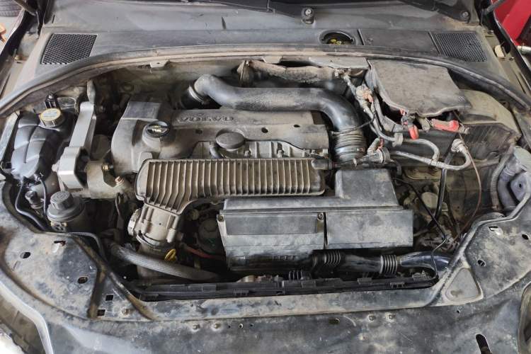 Used Volvo S80 2006 2.5T ZhiZun Edition Engine Bay