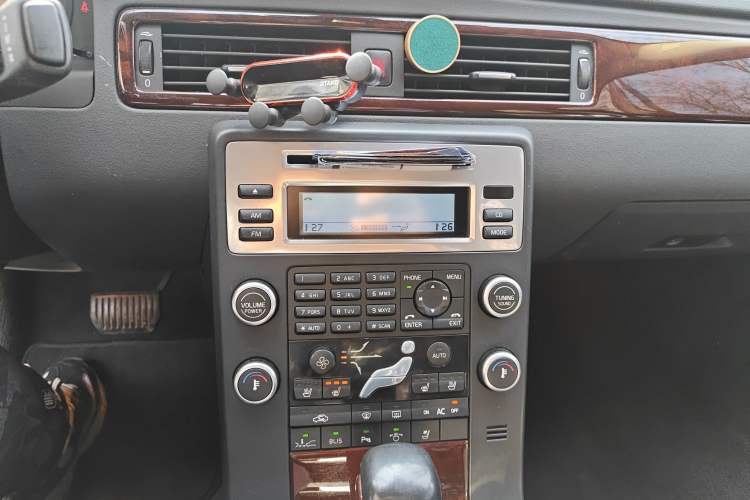 Used Volvo S80 2007 3.0 T6 AWD Audio And AC Panel